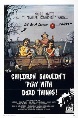 смотреть Трупы детям не игрушка (1972)